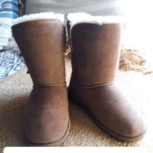 Bearpaw boots